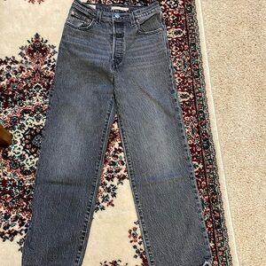 Levi’s Ribcage Straight Ankle Jeans